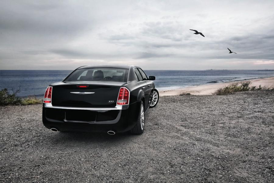  Chrysler 300C 2011 года  (фото 38 из 83)